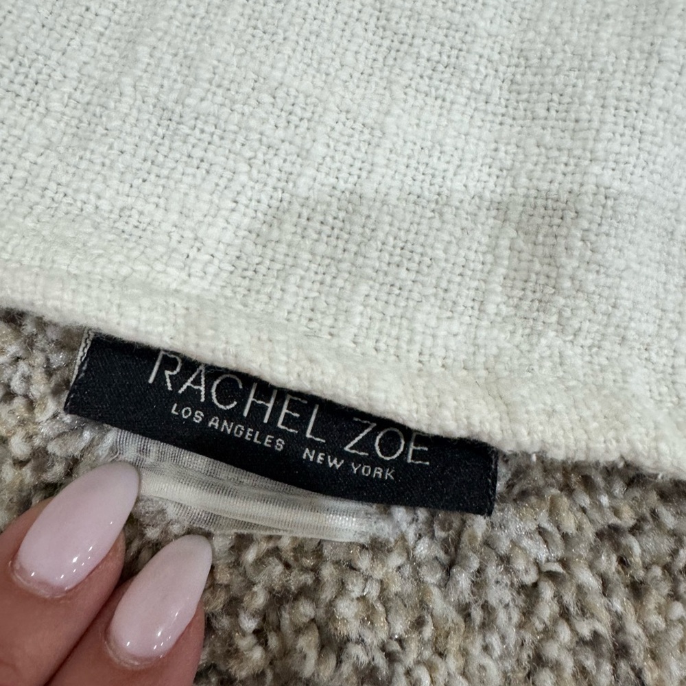 Rachel Zoe White Cotton Throw with Yellow Daisy Embroidery - Picture 3 of 3